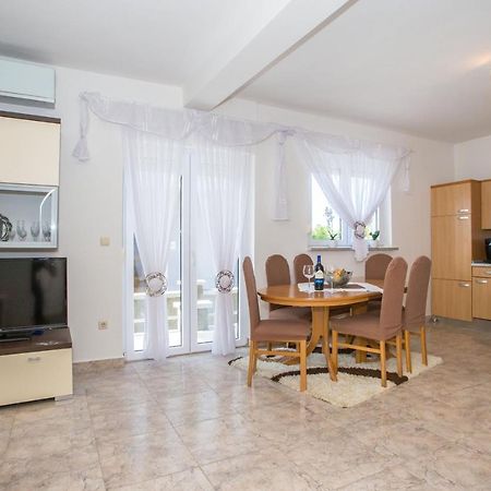 App Rosi Apartment Porec Exterior photo