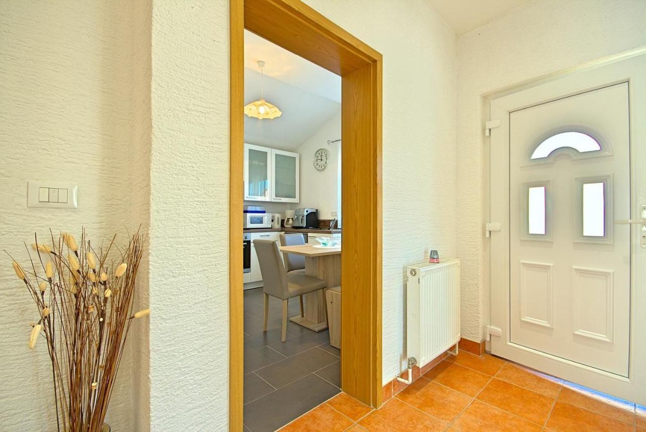 App Rosi Apartment Porec Exterior photo