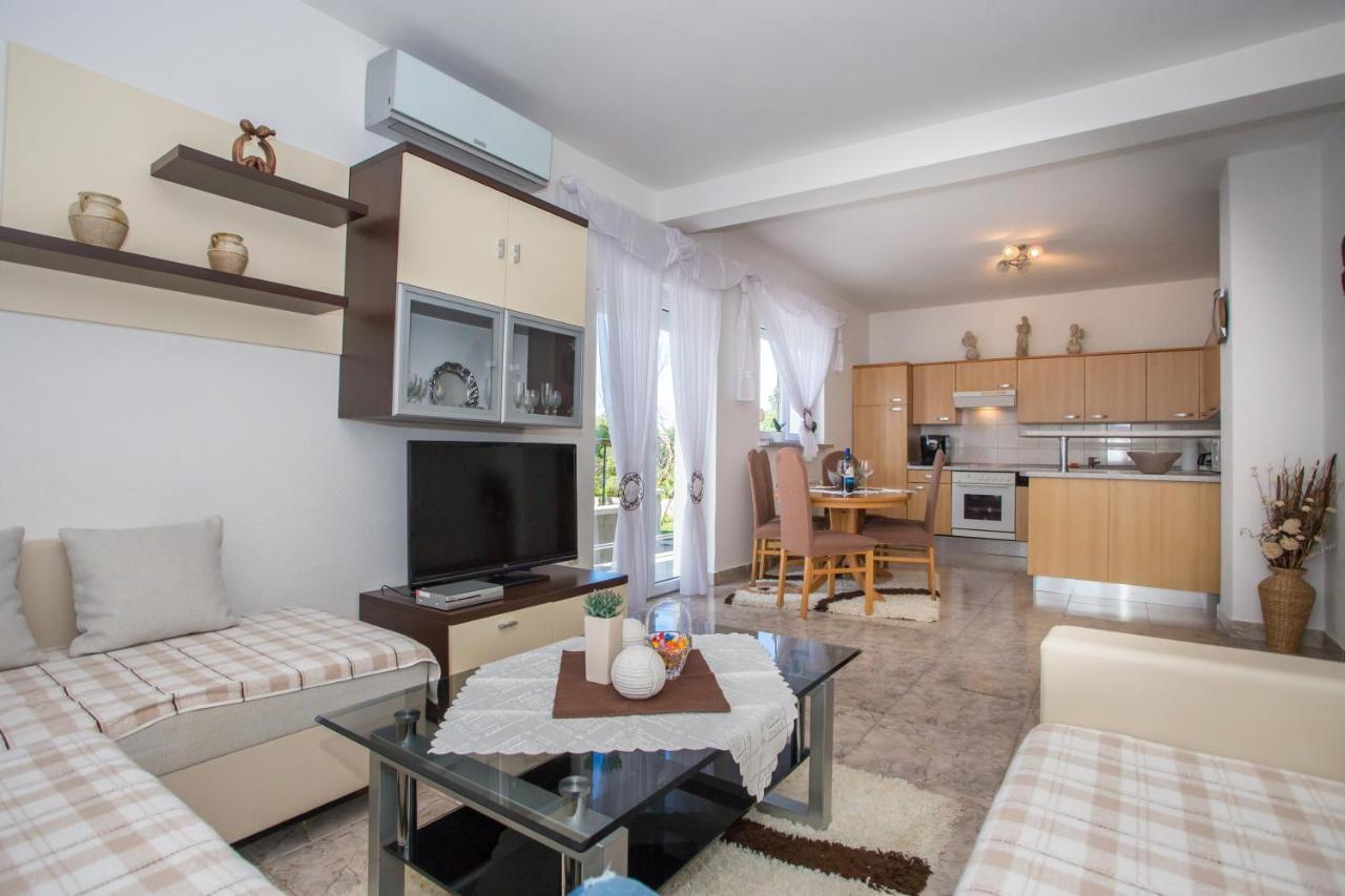 App Rosi Apartment Porec Exterior photo