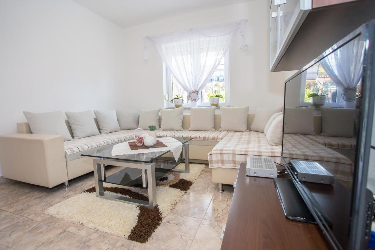 App Rosi Apartment Porec Exterior photo