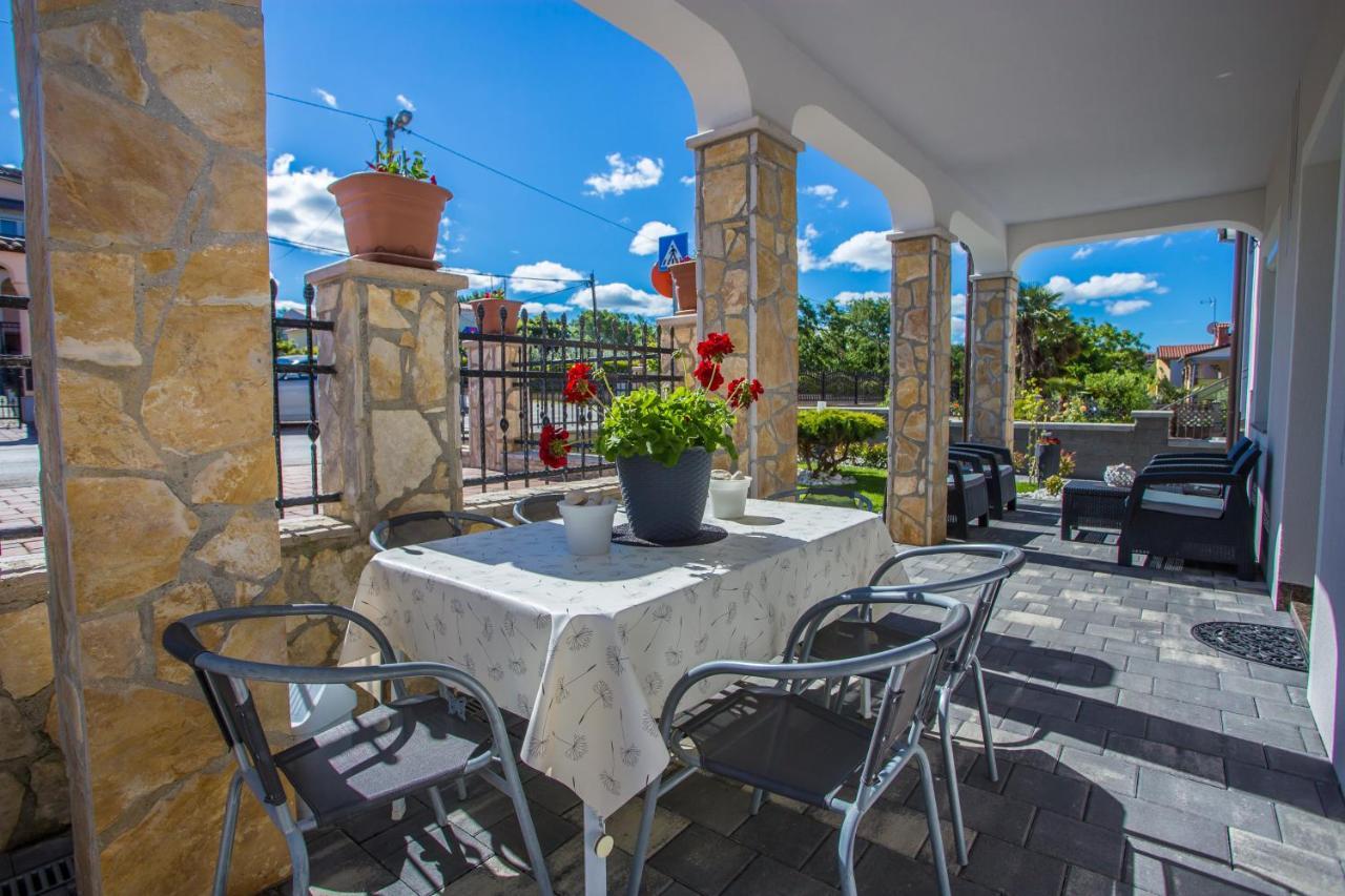 App Rosi Apartment Porec Exterior photo