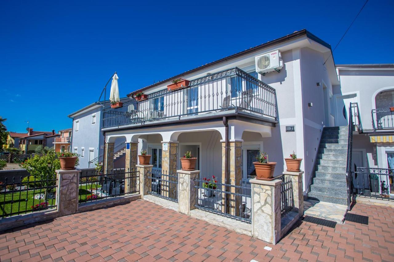 App Rosi Apartment Porec Exterior photo